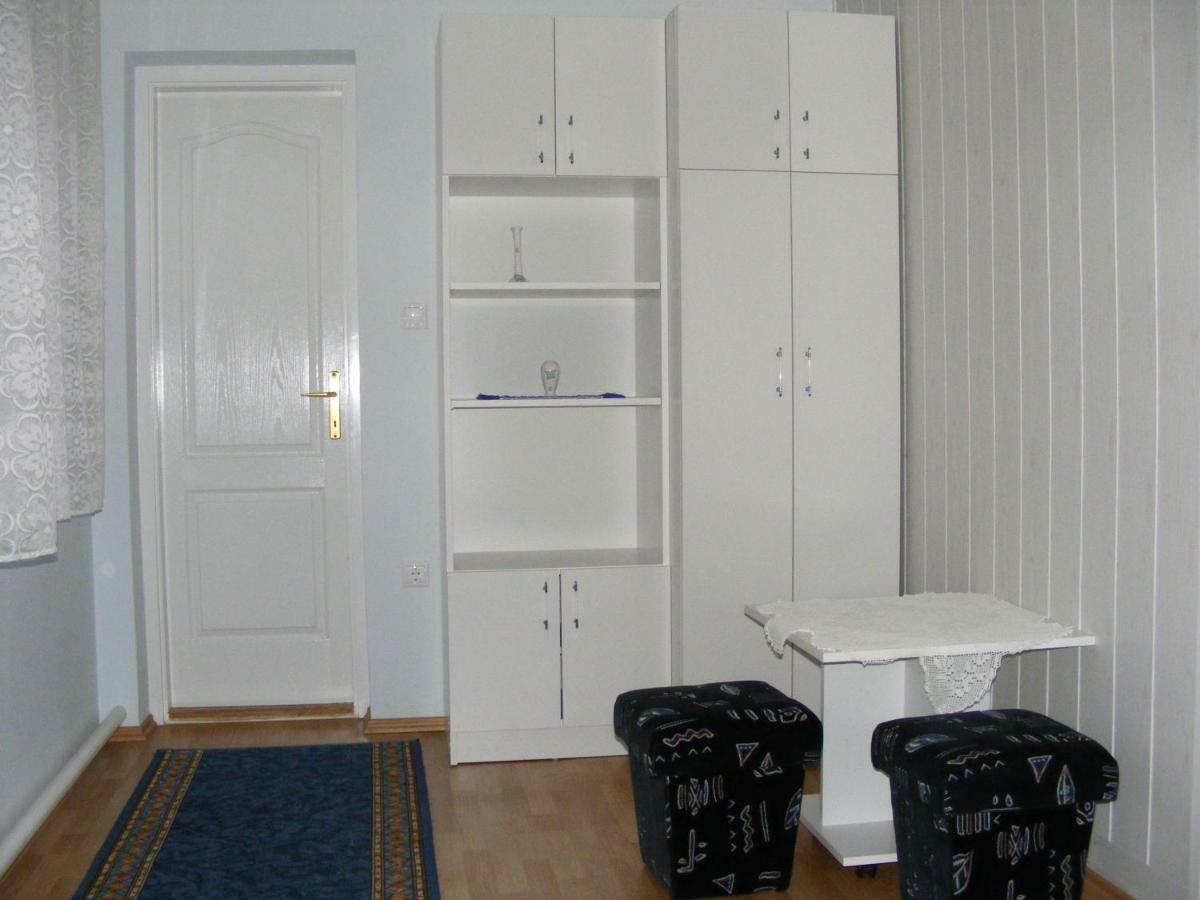 Apartamento Nóra Apartman Balatonfůzfő Exterior foto