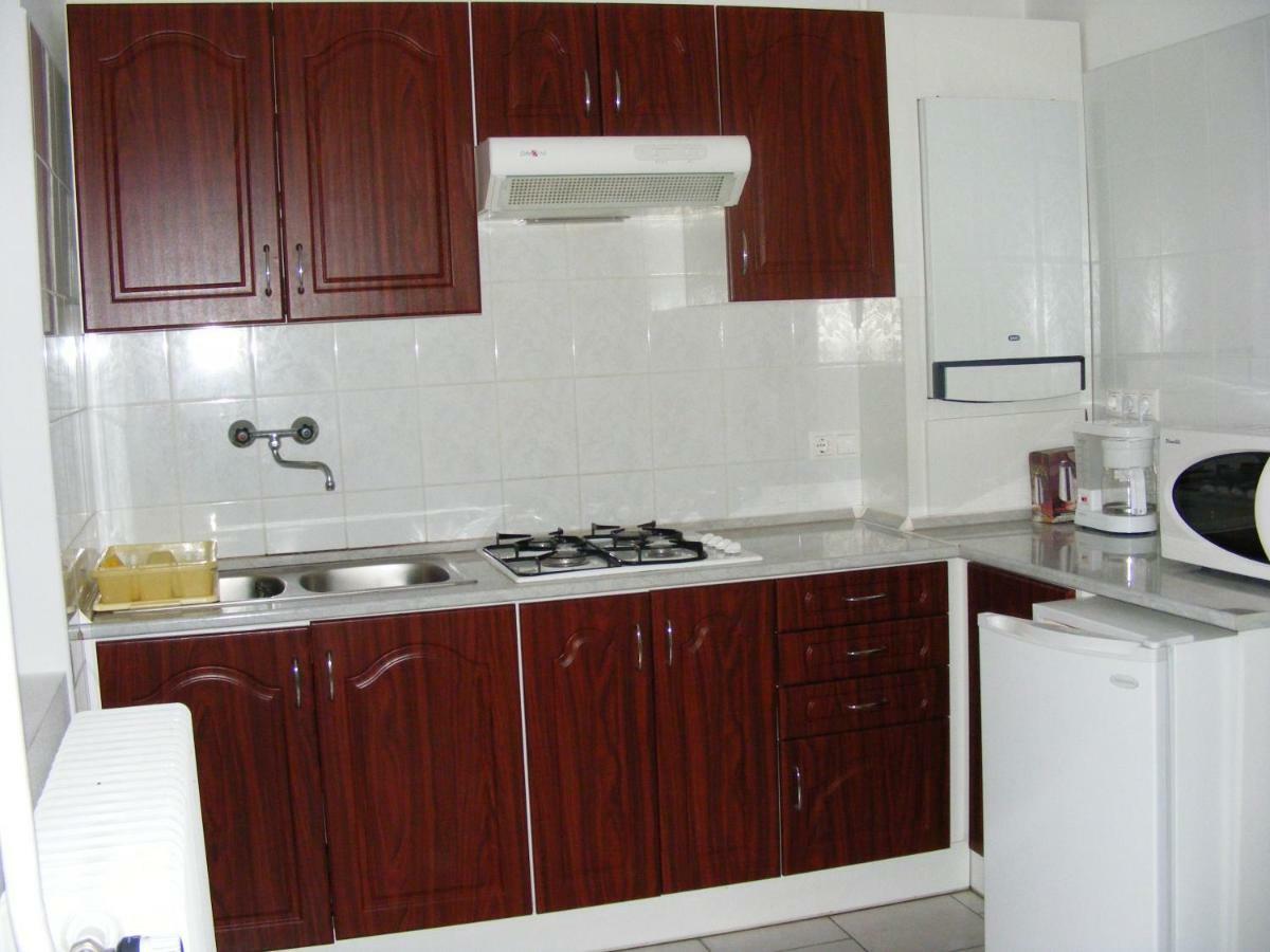 Apartamento Nóra Apartman Balatonfůzfő Exterior foto